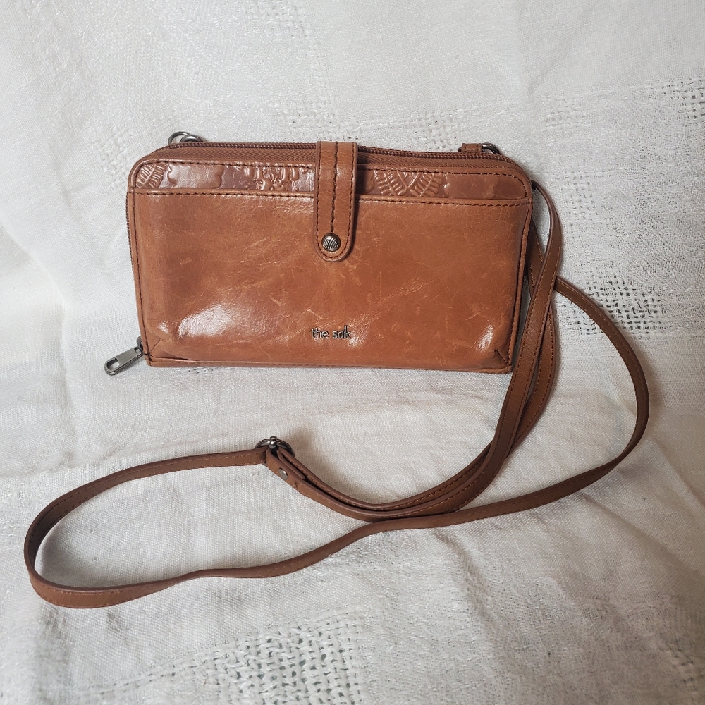 The Sak Iris Large Leather Tobacco Smartphone Crossbody